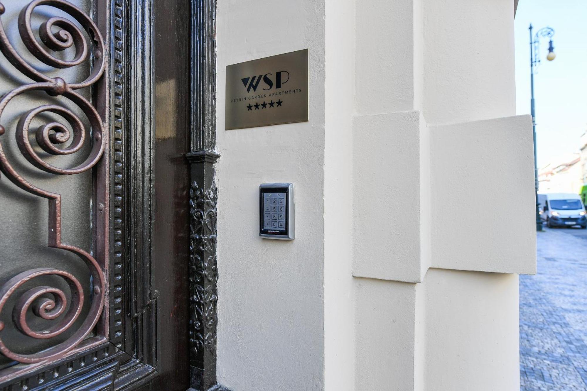 Wsp Petrin Garden Apartments プラハ エクステリア 写真